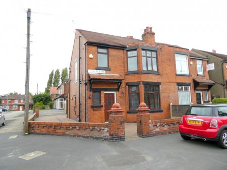 4 bed student house to rent on Barnsfold Avenue, Manchester, M14
