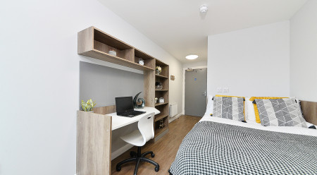 Attic Plus En Suite 1 bed student flat to rent on Gorgie Road, Edinburgh, EH11