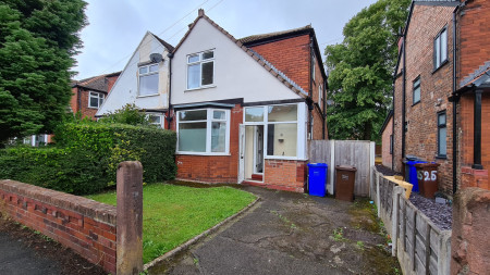 6 bed student house to rent on Leeshall Crescent, Manchester, M14