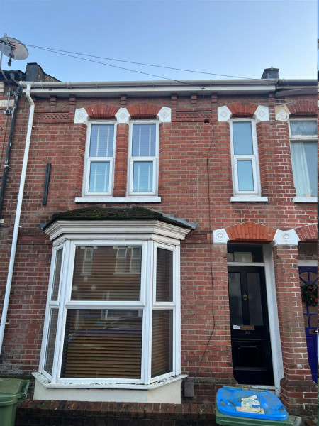 5 bed student house to rent on Milton Road, Portsmouth, SO15