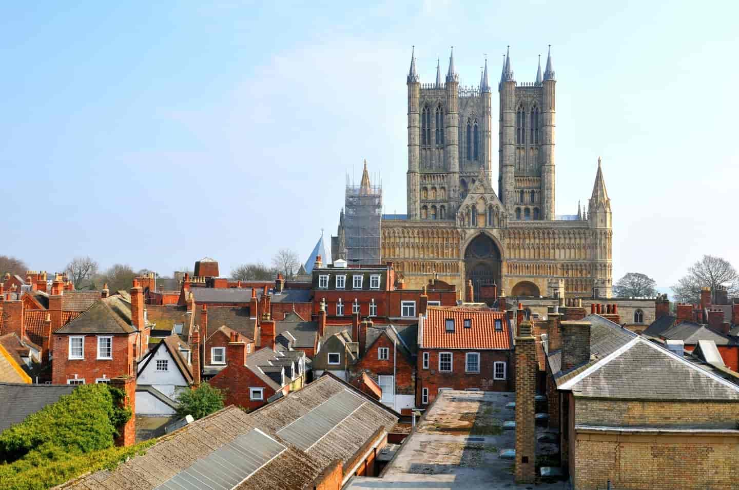 Student Accommodation in Lincoln - Lincoln Cathedral on a clear day