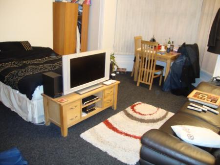 8 bed student house to rent on Falkner Street, Liverpool, L8